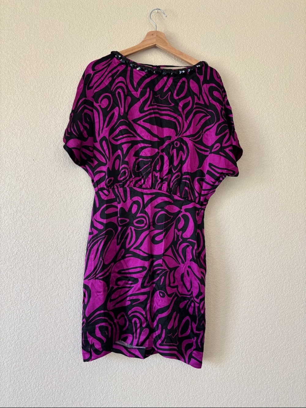 Trina Turk Magenta And Black Abstract Floral Silk Sheath Dress - Picture 3 of 5